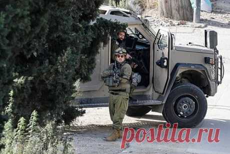 Израиль отпустит 39 заключенных в рамках соглашения с ХАМАС. Израиль в рамках соглашения с палестинским движением ХАМАС в пятницу, 24 ноября отпустит 39 палестинских заключенных. Их планируют доставить в города на Западном берегу после того, как ХАМАС освободит свою группу заложников, которые в настоящее время удерживаются в секторе Газа.