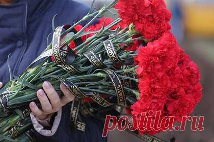 Жители российского поселка отказались от торжественных похорон вагнеровца. Жители поселка Жирекен Чернышевского района Забайкальского края отказались от торжественных похорон Никиты Касаткина, погибшего в ходе специальной военной операции в составе ЧВК «Вагнер». Прощание с осужденным вагнеровцем, из-за которого в поселке разругались жители, решили проводить на дому у его тети.