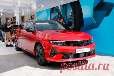 Opel Astra Sports Tourer Electric 2024: фото, салон, характеристики