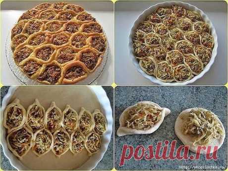 Пирог «Соты» с мясом и капустой
