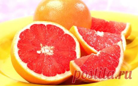 Продукты, помогающие разжижению крови 

1. Помидоры препятствуют образованию тромбов в сердечно-сосудистой системе. Оказалось, что помидоры (как и аспирин) способствуют разжижению крови и к тому же (в отличие от аспирина) не дают побочных эффектов. 

2. Грибы разжижают кровь, снижают уровень холестерина. 

3. Разжижению крови помогают также ягоды клюквы, калины, облепихи. Чеснок обладает способностью разжижать кровь. Артишок помогает понижению вязкости крови и холестерина....