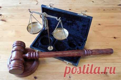 Суд продлил арест бизнесмену Шпигелю. Басманный суд Москвы в среду, 17 ноября, продлил арест главы группы фармацевтических компаний «Биотэк» Бориса Шпигеля, арестованного по делу о взятках бывшему губернатору Пензенской области Ивану Белозерцеву, до 20 февраля, сообщила адвокат бизнесмена Виктория Бурковская. Защита намерена обжаловать решение.
