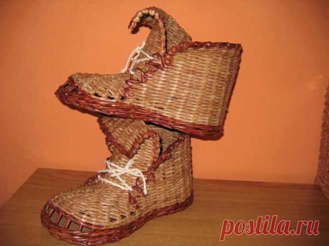 Ботинок - кашпо для цветов из газет. 2-й вариант.