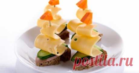 Вкусные закуски на шпажках: 2 быстрых и легких рецепта Экспериментируем с небольшими закусками