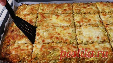 Без жарки и возни! Вкуснее ужина еще не было!
Сегодня буду готовить вкусный ужин. Без жарки и изнурительной готовки! Его можно делать с капустой или картофелем, чередуя, а можно комбинировать. 

Ингредиенты:
 капуста - 1/2 кочана 
 морковь - 2 шт. 
 панировочный сухари - 100 гр.
 яйца - 2 шт.
 фарш - 500 гр.
 растительное масло -1 ст.л.
 специи и соль по вкусу

Приготовление:
1. Берём половину кочана капусты и измельчаем его. Делайте это так, как вам больше нравится и удоб...