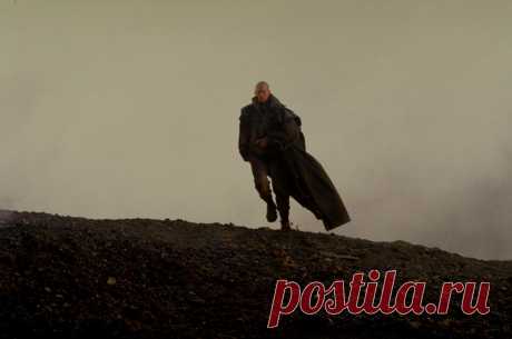 Чарльз Дэнс