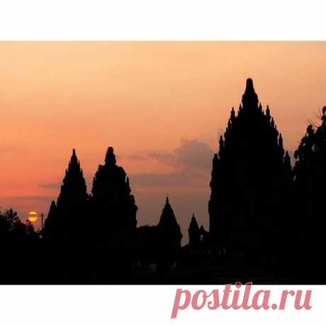 У нас на Бали сегодня кромешная тьма! В день Тишины на острове не зажигают фонарей и даже в домах не включают свет. Звезды будто в два раза ближе! #endlesssummer #бали