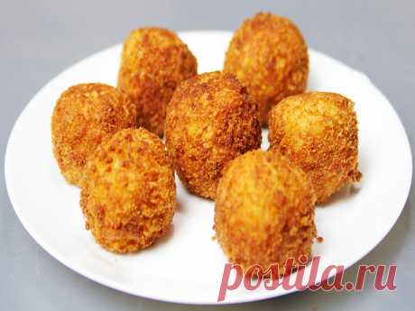Шарики из картофельного пюре с ветчиной и сыром