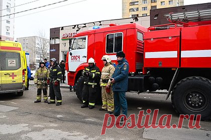 При обстреле Белгородской области погибла мирная жительница. При обстреле Белгорода и Белгородского района Вооруженными силами Украины погибла мирная жительница. Об этом сообщил губернатор российского приграничного региона Вячеслав Гладков в своем Telegram-канале. Помимо того, трое людей — две женщины и мужчина — пострадали.