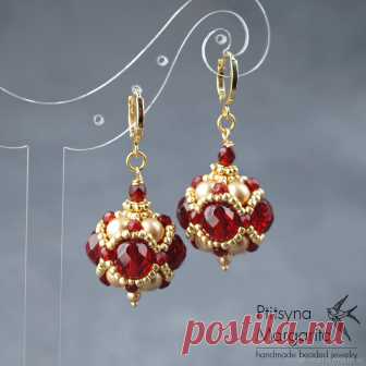 			Серьги из бусин и жемчуга Swarovski, гранат, золото – купить в интернет-магазине на Ярмарке Мастеров с доставкой - GEP65RU | Санкт-Петербург
	 Купить Серьги из бусин и жемчуга Swarovski, гранат, золото в интернет-магазине на Ярмарке Мастеров на заказ, цена: 2200 ₽. Товары ручной работы с доставкой по России и СНГ. ✓Описание, фото ✓Отзывы реальных покупателей