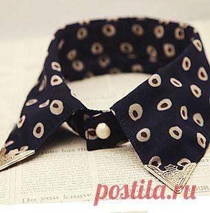 Накладной воротничок Кофе
Строгий, но симпатичный накладной воротничок.

Застегивается спереди.