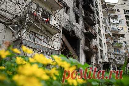 В ЛНР напротив городской больницы нашли схрон украинских диверсантов. В Луганской народной республике (ЛНР) российские силовики обнаружили схрон украинских диверсантов. Хранилище оружия для совершения терактов и диверсий было замаскировано в полуразрушенной многоэтажке напротив одной из больниц Северодонецка. В тайнике были гранаты и снайперская винтовка.