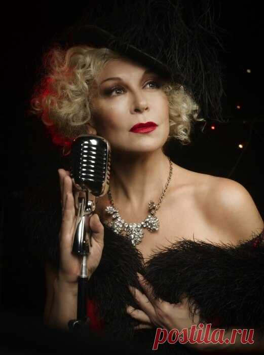 В 28 овдовела и живет одиноко даже в 56: Оксана Базилевич | КУЛЬТУРОЛОГИЯ | Дзен