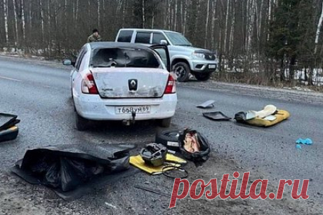 Раскрыта роль трех задержанных по делу о теракте в «Крокус Сити Холле». Трое мужчин с фамилией Исломовы продали террористам тот самый белый автомобиль Renault, на котором они пытались скрыться после стрельбы в концертном зале «Крокус Сити Холл». По данным Telegram-канала «112», это была та самая машина, на которой злоумышленники планировали пересечь границу с Украиной.