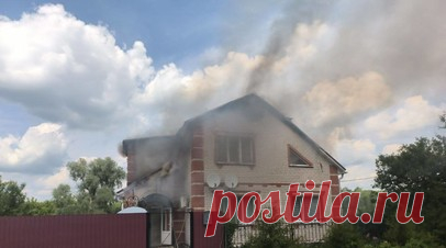 В Рыльске женщина пострадала в результате атаки БПЛА ВСУ на дачные дома. В Рыльске 66-летняя женщина пострадала в результате атаки украинских беспилотников на дачные дома, сообщил врио губернатора Курской области Александр Хинштейн. Читать далее