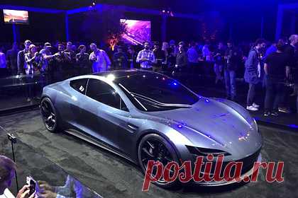 Сорван выход самого быстрого автомобиля Tesla. Глава Tesla Илон Маск, отвечая на вопросы пользователей Twitter, сообщил, что электрический спорткар Roadster появится в продаже позже, чем ожидалось. По оценке Маска, модель можно будет приобрести не раньше 2023 года. В качестве причин очередного срыва Маск назвал глобальный дефицит полупроводников.