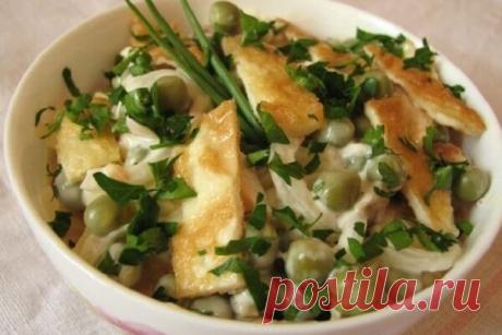 Диетический салат с курицей и омлетом  - Советы для женщин