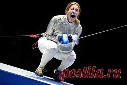 Отец олимпийской чемпионки объяснил развод дочери из-за переезда мужа в США. Глава Олимпийского комитета России (ОКР) Станислав Поздняков объяснил развод дочери Софии из-за переезда мужа Константина Лоханова в США. «Считаю, что воспитание и любовь к Родине позволили Софии не разделить печальную участь "испуганных любителей малинового фраппе и желтых самокатов"» — заявил он.