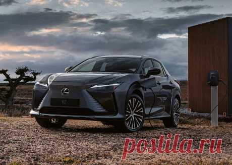 Lexus RZ 450e 2023: салон, техника, характеристики