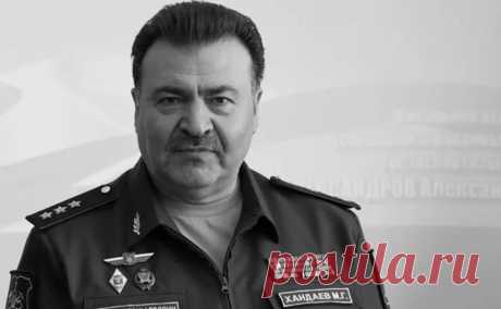Двое приближенных экс-замминистра обороны Иванова умерли в один день. В понедельник, 8 июля умерли двое приближенных арестованного по делу о получении взятки в особо крупном размере бывшего замминистра обороны Тимура Иванова: начальник управления государственной экспертизы Минобороны Магомед Хандаев и бизнесмен Игорь Котельников, обвинявшийся в даче взяток сотрудникам ведомства.