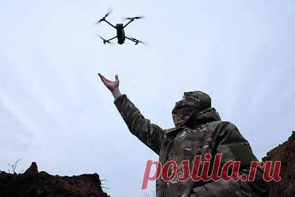 Украина закупила около полутора тысяч БЛА на сумму свыше 80 миллионов долларов. Власти Украины за семь месяцев подписали контракты на производство почти 1 600 беспилотных летательных аппаратов (БЛА) на сумму более 81 миллиона долларов, заявил министр цифровой трансформации страны Михаил Федоров. Он уточнил, что часть из них — дроны украинских производителей.