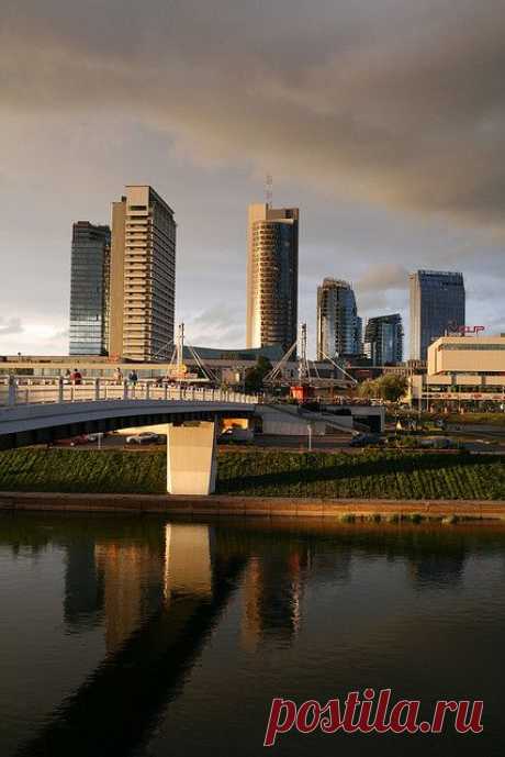 Neris River North Bank, Vilnius, Lithuania
от Steven Hannink   |   Pinterest • Всемирный каталог идей