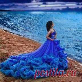 Платья