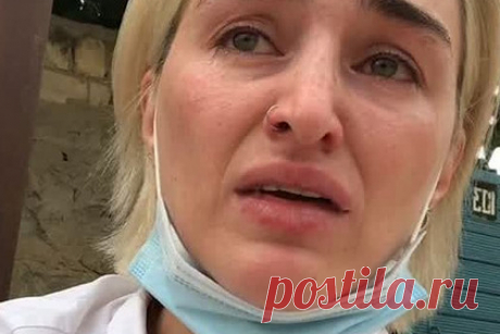Лишенная детей дагестанка раскрыла детали нападения бывшего мужа и его родителей. Нина Церетилова рассказала об избиении бывшим мужем и свекрами. Нападение произошло, когда она приехала с врачами, чтобы взять у детей анализы на коронавирус. У Церетиловой подозрение на сотрясение мозга, она уже написала заявление в полицию, но уверена: семье удастся уйти от ответственности.
