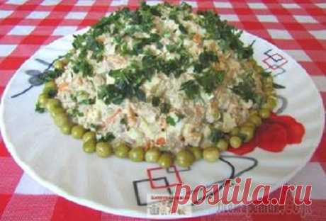 Салат с куриной печенью, яйцами и овощами