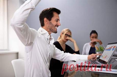 Вас здесь не воняло. Как перестать потеть даже в жару? - ПолонСил.ру - социальная сеть здоровья - Медиаплатформа МирТесен Почему одним стоит пройти по улице – и футболку хоть выжимай? А другие и в 30-градусную жару ходят сухими? О причинах повышенного пото­отделения и способах борьбы с ним рассказала завотделением косметологии Московского центра дерматовенерологии и косметологии, врач-дерматовенеролог, косметолог, - 7 августа - 43620027473 - Медиаплатформа МирТесен