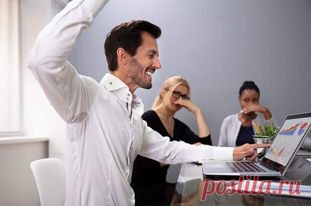 Вас здесь не воняло. Как перестать потеть даже в жару? - ПолонСил.ру - социальная сеть здоровья - Медиаплатформа МирТесен Почему одним стоит пройти по улице – и футболку хоть выжимай? А другие и в 30-градусную жару ходят сухими? О причинах повышенного пото­отделения и способах борьбы с ним рассказала завотделением косметологии Московского центра дерматовенерологии и косметологии, врач-дерматовенеролог, косметолог, - 7 августа - 43620027473 - Медиаплатформа МирТесен