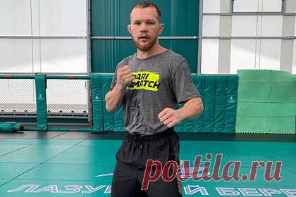 Петр Ян обвинил Стерлинга в симуляции. Российский боец смешанного стиля (MMA) Петр Ян уверен, что его оппонент Алджамейн Стерлинг симулировал травму шеи, чтобы сняться с поединка с ним. 28-летний российский боец обвинил оппонента в обмане. Он не верит, что Стерлинг действительно испытывал проблемы со здоровьем.