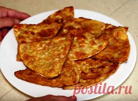 Закуска из лаваша и фарша - Калейдоскоп событий Очень простая и вкусная закуска из лаваша и фарша. Для приготовления вам потребуются такие ингредиенты: — лаваш, 1 упаковка; — фарш, 300 г; — лук, 1 шт; — яйца, 2 […]