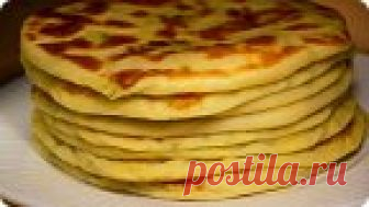 Как же они хороши! КАРТОФЕЛЬНЫЕ ЛЕПЕШКИ из сырного теста на кефире (на сухой сковороде) – Смотрите! Всем привет! Предлагаю приготовить картофельные лепешки из сырного теста на кефире, жаренные на сухой сковороде. По форме они напоминают блинчики, а по вкусу – пирожки с картошкой. Для рецепта понадобятся самые доступные ингредиенты, а в процессе приготовления нет ничего сложного. ИНГРЕДИЕНТЫ Для теста: 250 мл теплого кефира (любой жирности) 1/2 ч. л. соли 1/2 ч. л. сахара 1/2 ч. л. соды или ...