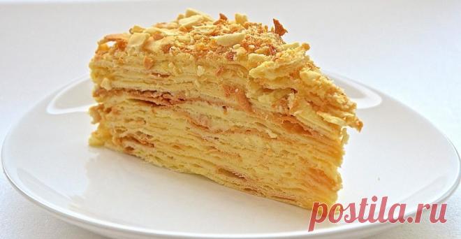 Торт «Наполеон» 
Самый популярный торт тех времен. При этом его не продавали в магазинах и не подавали в ресторанах, это было исключительно «домашнее производство». У каждой хозяйки имелся свой рецепт и свой секрет...
