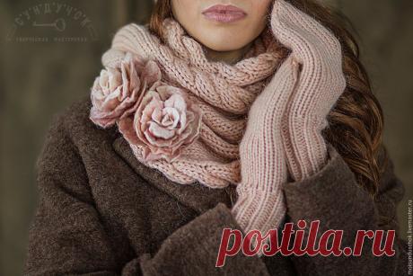 Комплект аксессуаров" Пудра" – купить в интернет-магазине на Ярмарке Мастеров с доставкой Комплект аксессуаров" Пудра" - купить или заказать в интернет-магазине на Ярмарке Мастеров | Комплект (снудв два оборота,шапочка с&hellip;