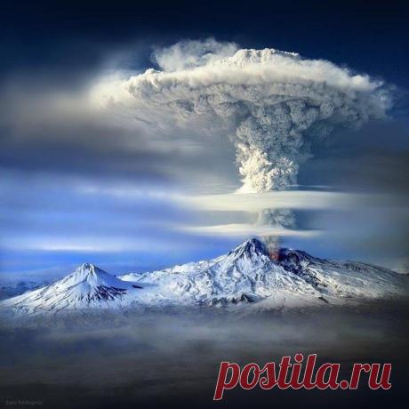 Облака в Грютвикене, остров Южная Георгия, Великобритания.