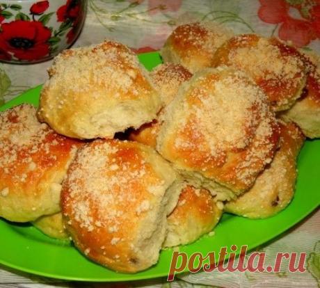 Майские булочки с присыпкой