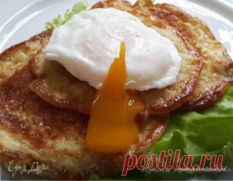 Овсяные оладьи с яйцом-пашот. Ингредиенты: соль, яйца куриные, яйца куриные Рецепт снова от Влада Пискунова из его книги &quot;Вот Блин!&quot;. Спасибо автору огромное за такие вкусные и полезные оладьи. Теперь этот рецепт навсегда со мной! Обращаю внимание, что кефир должен быть густой, хороший)