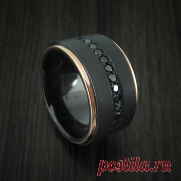 Кольцо. Мужское кольцо. Чёрные фианиты. Ювелирная керамика. Красное золото.
