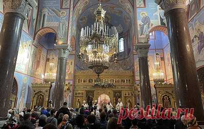 В Никольском соборе Вены прошла праздничная литургия к годовщине Австрийской епархии РПЦ. На мероприятии присутствовали посол РФ Дмитрий Любинский, а также постоянные представители России при ОБСЕ Александр Лукашевич и при международных организациях Михаил Ульянов