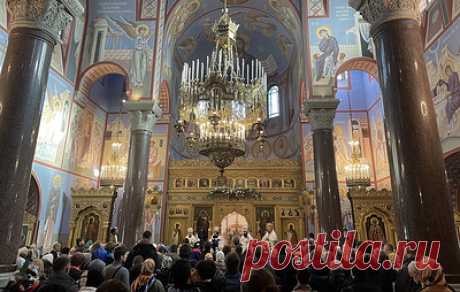В Никольском соборе Вены прошла праздничная литургия к годовщине Австрийской епархии РПЦ. На мероприятии присутствовали посол РФ Дмитрий Любинский, а также постоянные представители России при ОБСЕ Александр Лукашевич и при международных организациях Михаил Ульянов