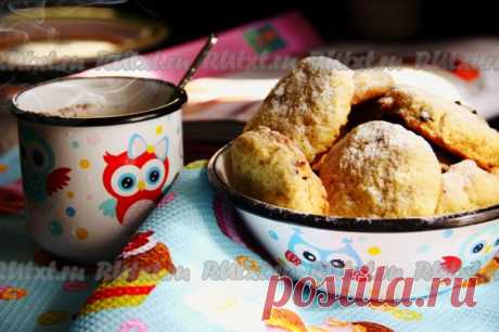 Рецепт домашнего песочного печенья на сливочном масле от bonita

Предлагаю рецепт вкусного, мягкого, красивого и ароматного домашнего песочного печенья на сливочном масле. Печенье мне помогал делать сынишка, так что детям оно понравится не только вкусом, но и станет прекрасным развлечением и увлекательным занятием. Я добавила в тесто изюм, который можно заменить на шоколадные капли, цукаты или конфетки. Отличная простая выпечка, попробуйте!
Для приготовления домашнего песо...