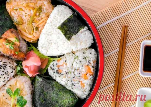 Онигири с разными начинками: 5 рецептов японской закуски и советы по приготовлению - Будет вкусно - 8 июля - Медиаплатформа МирТесен