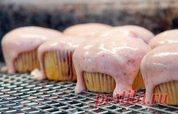 Пасхальные рецепты. Приготовление кексов с ягодной глазурью | Рецепты Джейми Оливера