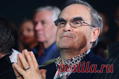 В «Ленкоме» рассказали о состоянии Глеба Панфилова после инсульта. Состояние 88-летнего российского режиссера и сценариста Глеба Панфилова улучшилось после госпитализации. Об этом рассказал директор театра «Ленком» Марк Варшавер. Он отметил, что Панфилов узнает сына, который находится рядом с ним. Этот и другие показатели говорят в пользу того, что режиссер сможет восстановиться.