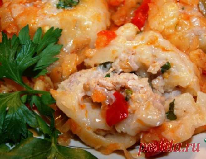 Ленивые пельмени в овощном соусе – кулинарный рецепт