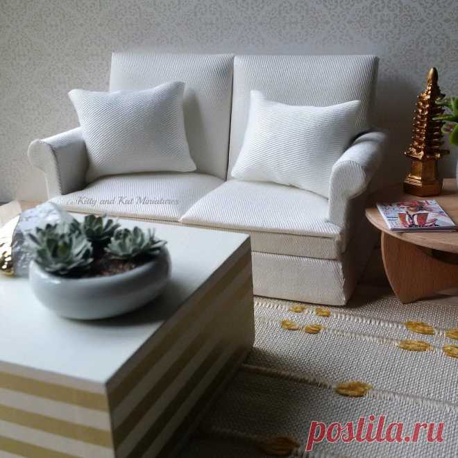 Kitty And Kat Miniatures в Instagram: «I just need a coffee...and a nap #kittyandkatminiatures #miniature #miniatures #mini #dollhouse #dollshouse #dollhouseminiatures #dollaccessories #dollhousefurniture #modern #modernminiatures #livingroom #white #decor #scalephotography #oneinchscale #onetwelthscale #kawaii #succulents #pagoda»