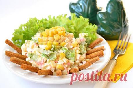 Салат - крабовые палочки, сухарики, кукуруза, яйца, рецепт с пошаговыми фото | Все Блюда