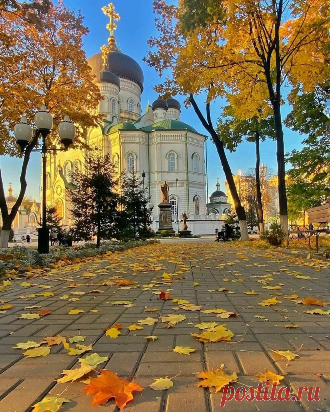Осень в Первомайском саду. Воронеж.
📷 kirill_zhavoronok